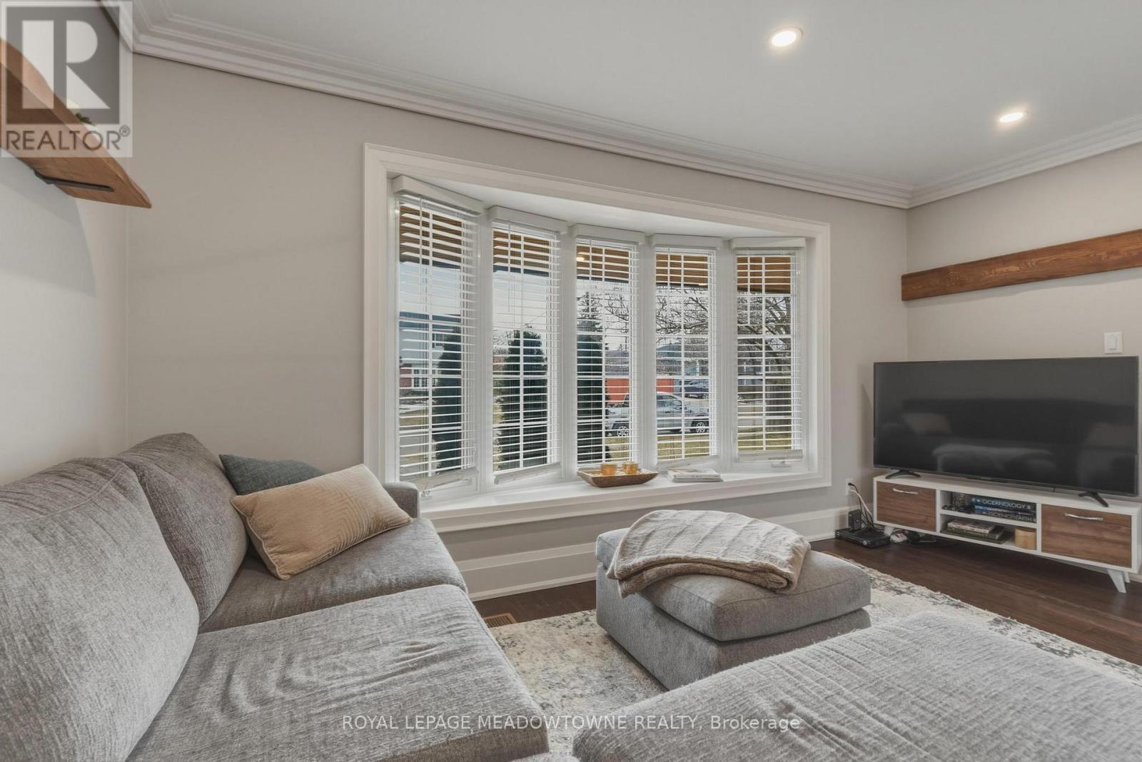 5 Rosefield Drive, Halton Hills (Georgetown), Ontario  L7G 4R2 - Photo 11 - W13043104