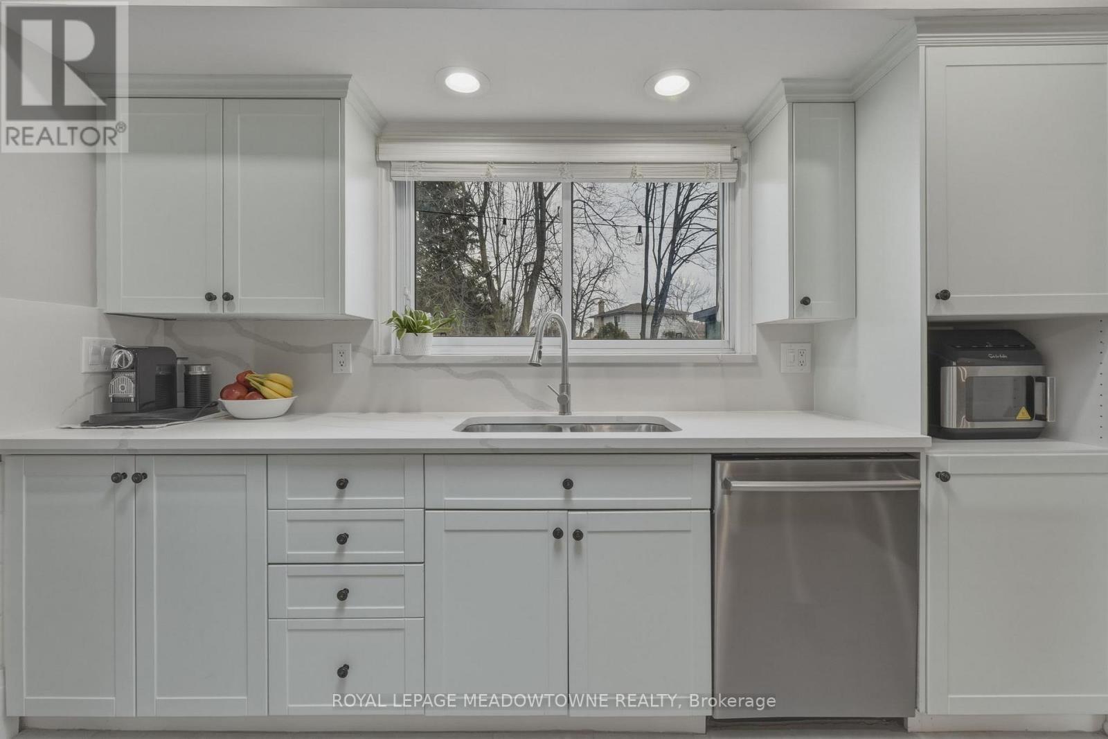 5 Rosefield Drive, Halton Hills (Georgetown), Ontario  L7G 4R2 - Photo 19 - W13043104