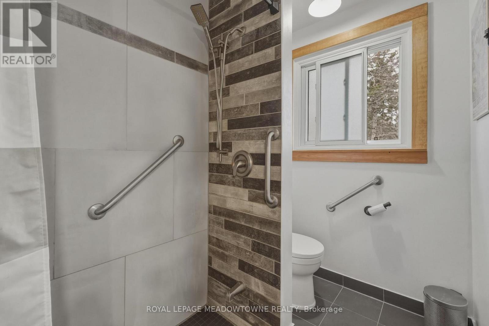 5 Rosefield Drive, Halton Hills (Georgetown), Ontario  L7G 4R2 - Photo 28 - W13043104