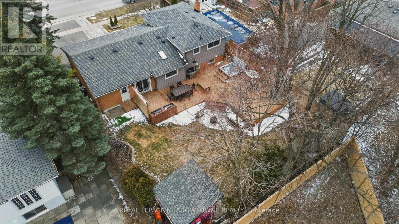 5 Rosefield Drive, Halton Hills (Georgetown), Ontario  L7G 4R2 - Photo 4 - W13043104