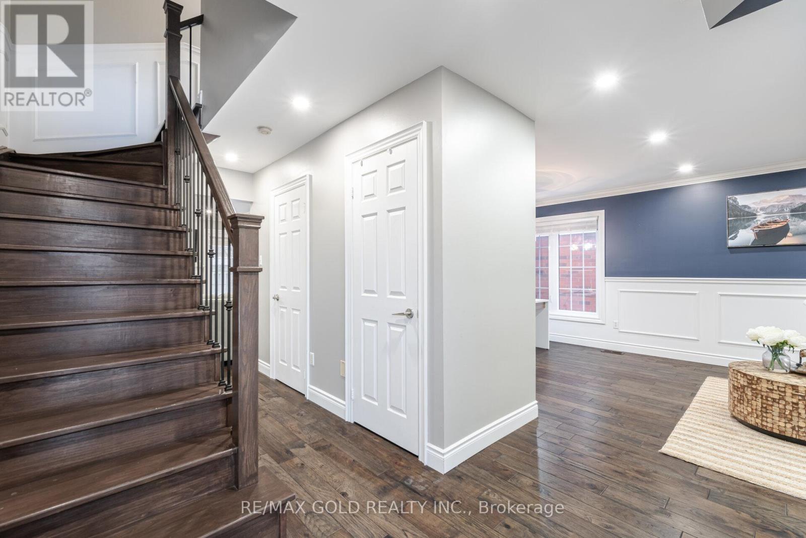 70 Curry Crescent, Halton Hills (Georgetown), Ontario  L7G 5T1 - Photo 4 - W13045850