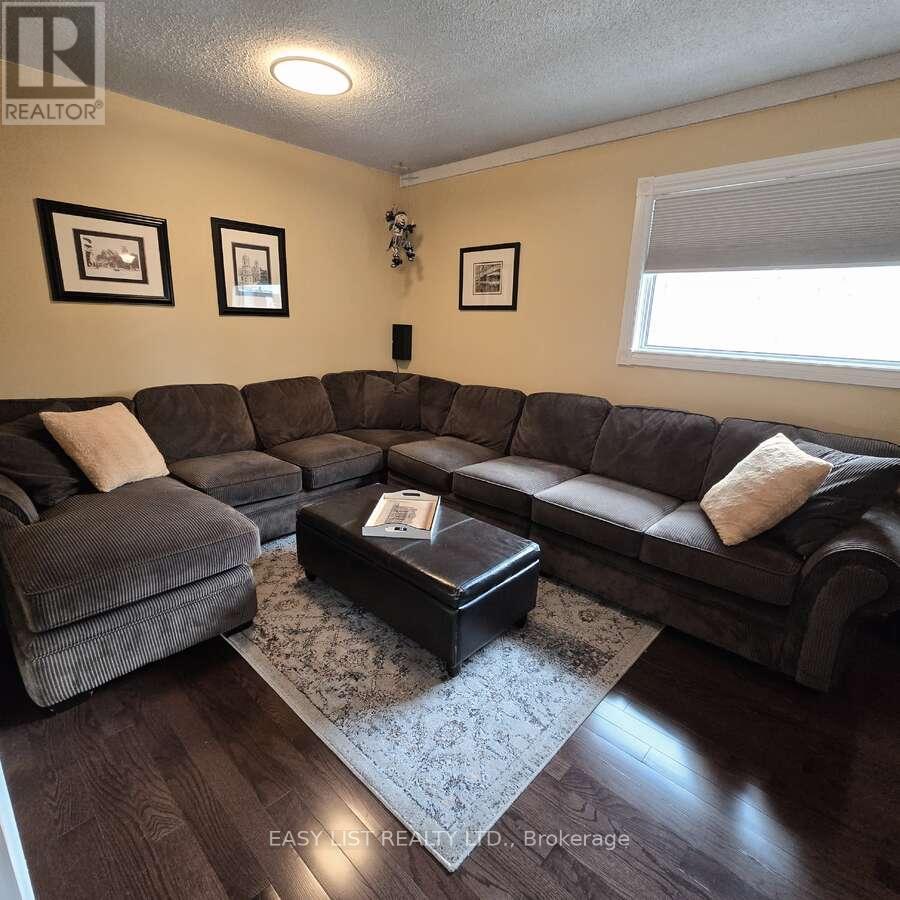 233 Elmore Drive, Halton Hills (Ac Acton), Ontario  L7J 1T8 - Photo 13 - W13046152