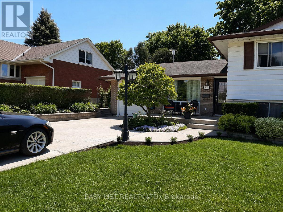 233 Elmore Drive, Halton Hills (Ac Acton), Ontario  L7J 1T8 - Photo 2 - W13046152