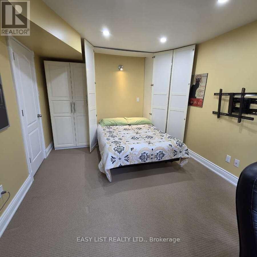 233 Elmore Drive, Halton Hills (Ac Acton), Ontario  L7J 1T8 - Photo 21 - W13046152