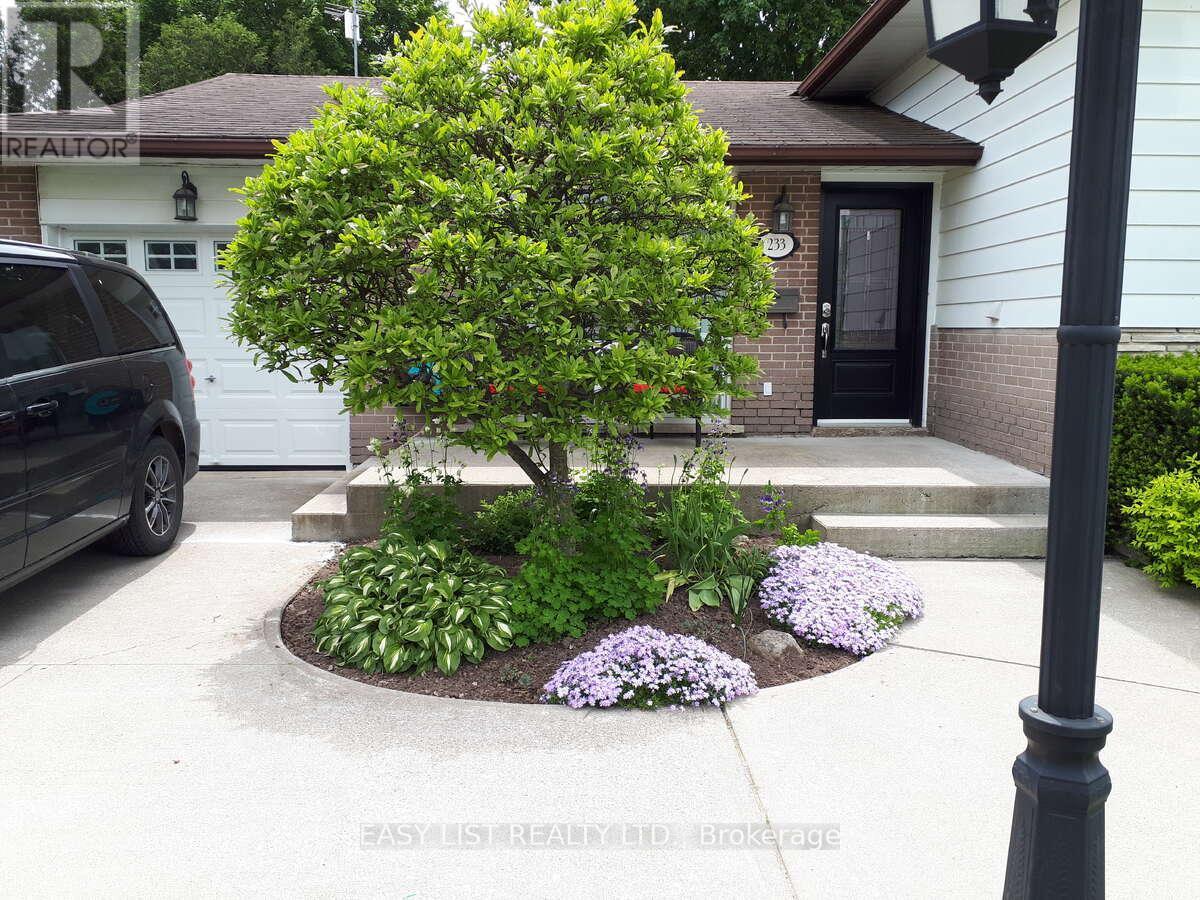 233 Elmore Drive, Halton Hills (Ac Acton), Ontario  L7J 1T8 - Photo 3 - W13046152
