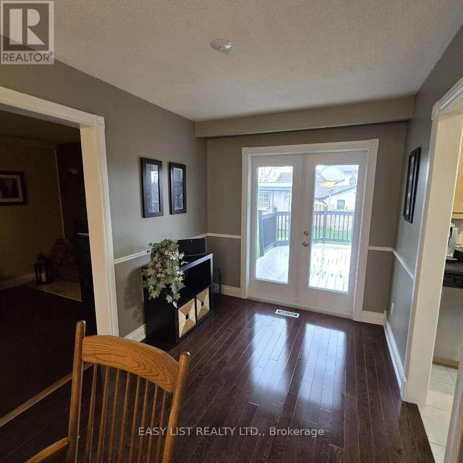 233 Elmore Drive, Halton Hills (Ac Acton), Ontario  L7J 1T8 - Photo 9 - W13046152