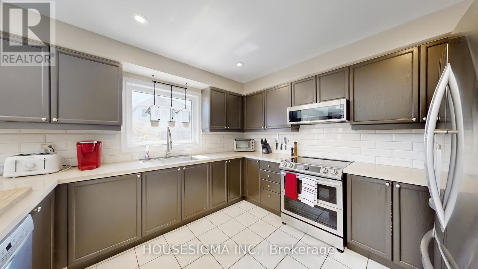 32 Willoughby Way, Halton Hills (Georgetown), Ontario  L7G 6C4 - Photo 12 - W13046758