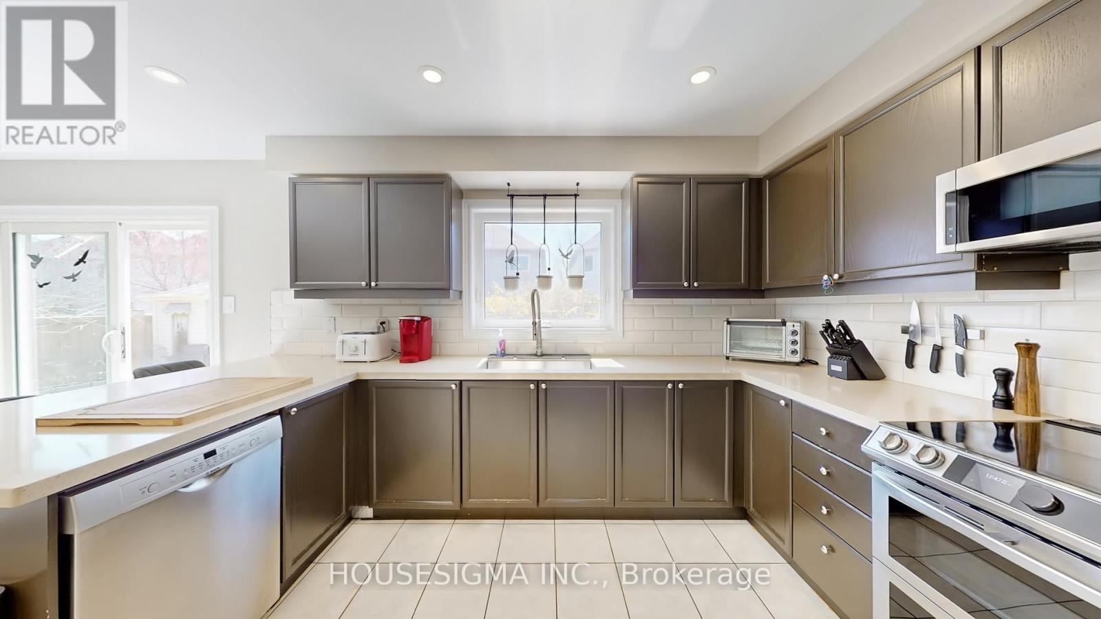 32 Willoughby Way, Halton Hills (Georgetown), Ontario  L7G 6C4 - Photo 13 - W13046758