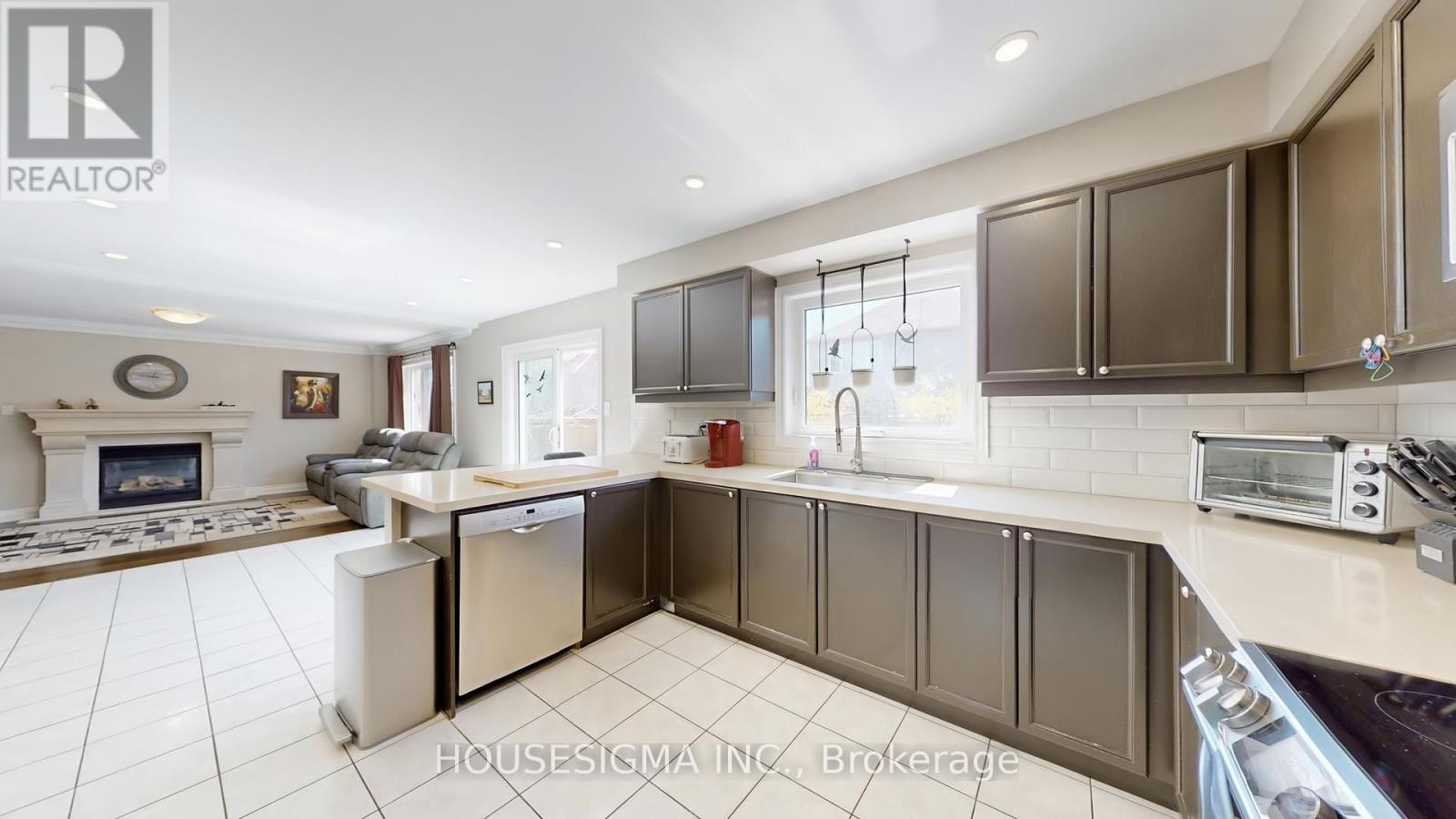 32 Willoughby Way, Halton Hills (Georgetown), Ontario  L7G 6C4 - Photo 14 - W13046758