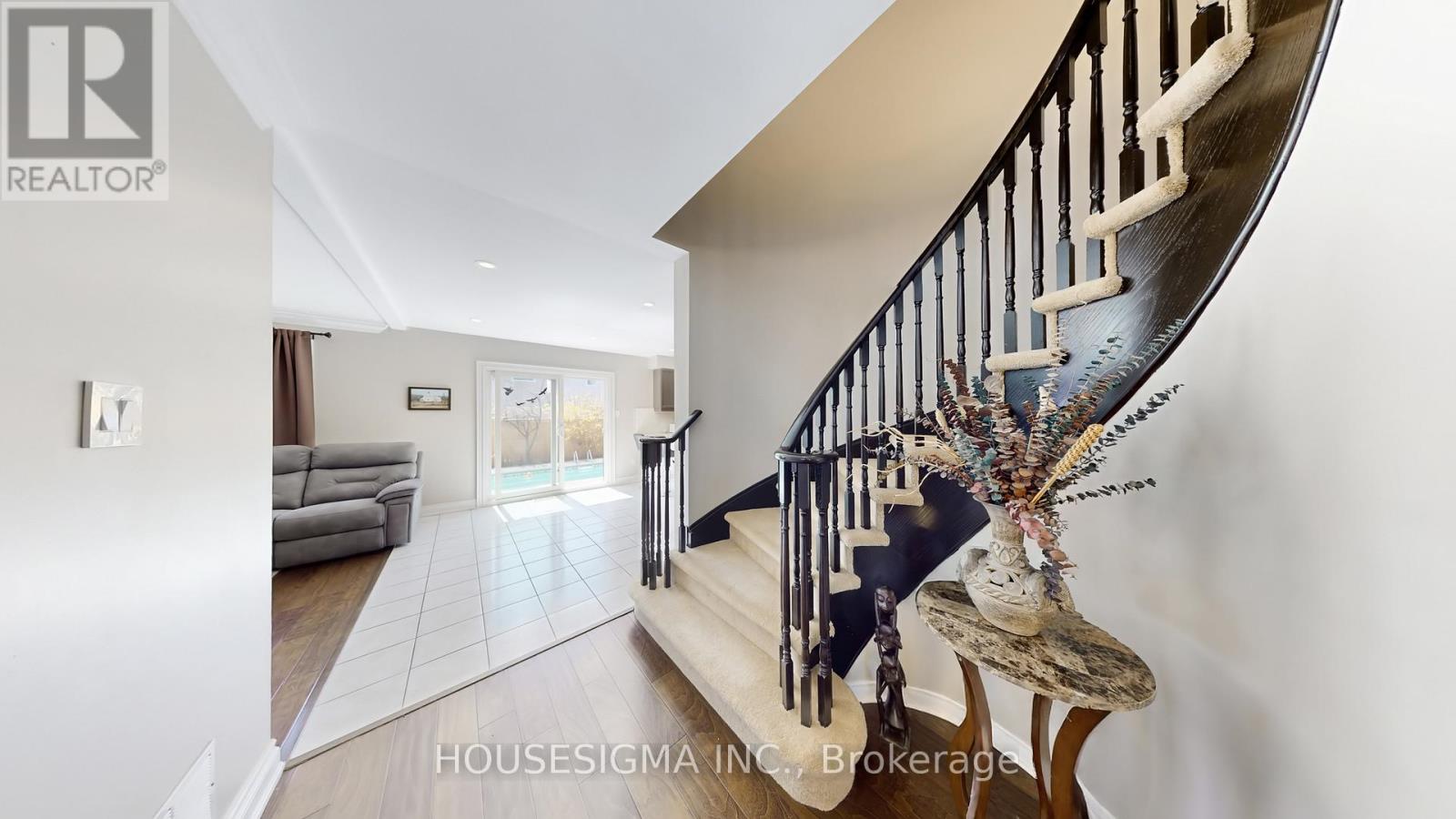 32 Willoughby Way, Halton Hills (Georgetown), Ontario  L7G 6C4 - Photo 18 - W13046758