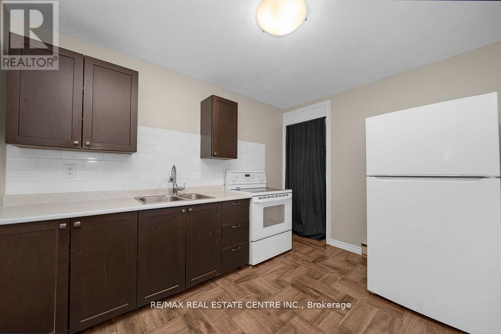 #2 Main Floor - 5 Ontario Street, Halton Hills (Georgetown), Ontario  L7G 3K5 - Photo 3 - W13047964