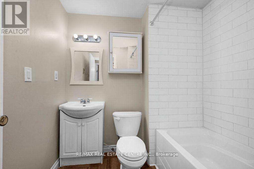 #2 Main Floor - 5 Ontario Street, Halton Hills (Georgetown), Ontario  L7G 3K5 - Photo 6 - W13047964