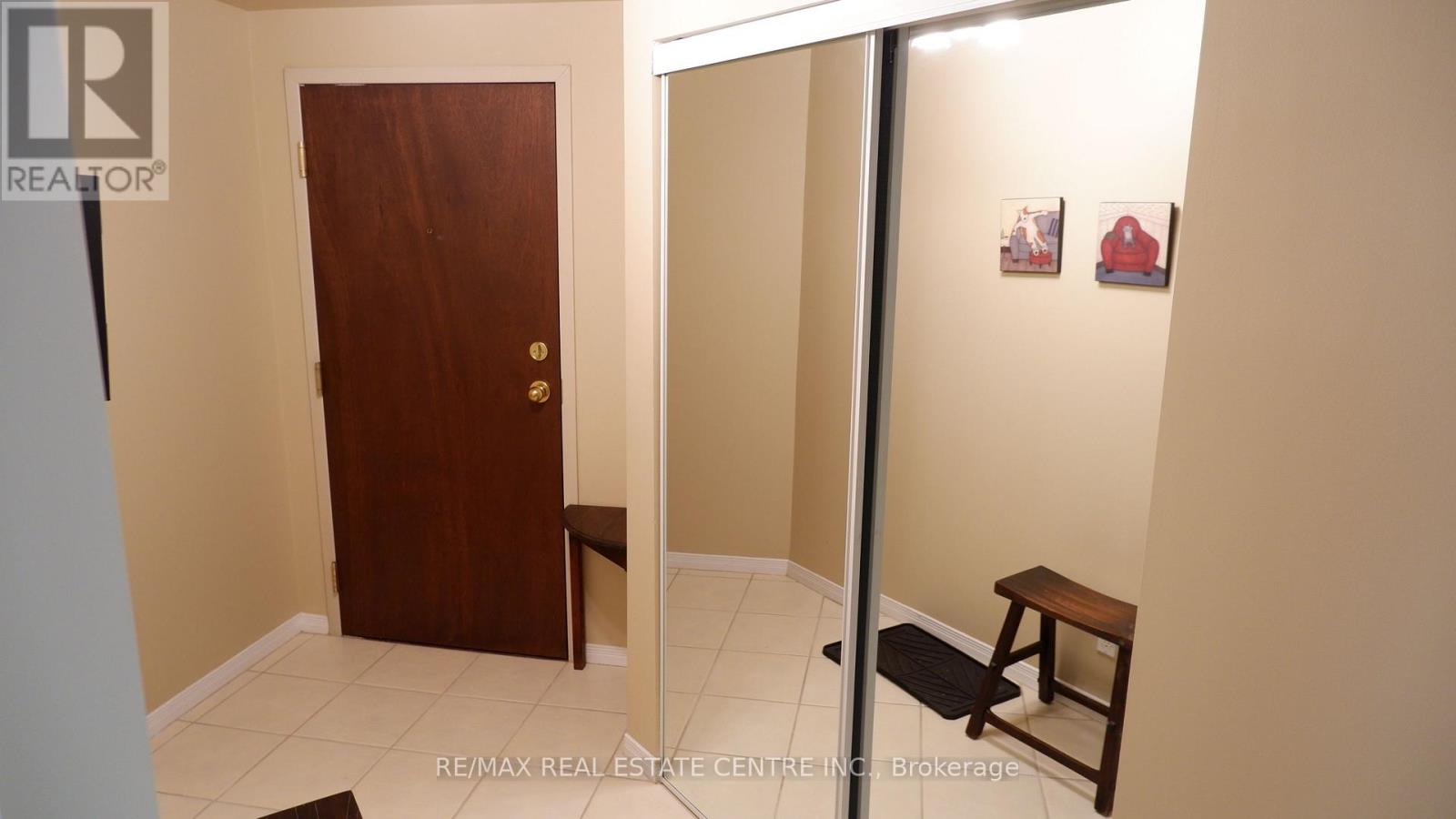 105 - 24 Chapel Street, Halton Hills (Georgetown), Ontario  L7G 6A7 - Photo 3 - W13048198