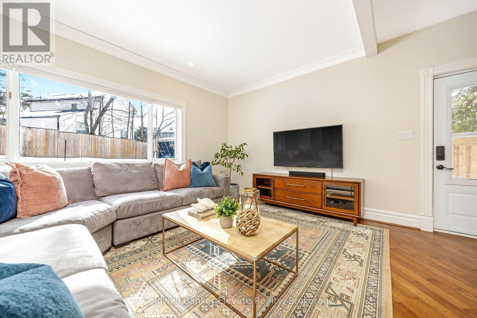 6 Queen Street, Halton Hills (Georgetown), Ontario  L7G 2E4 - Photo 15 - W13049338