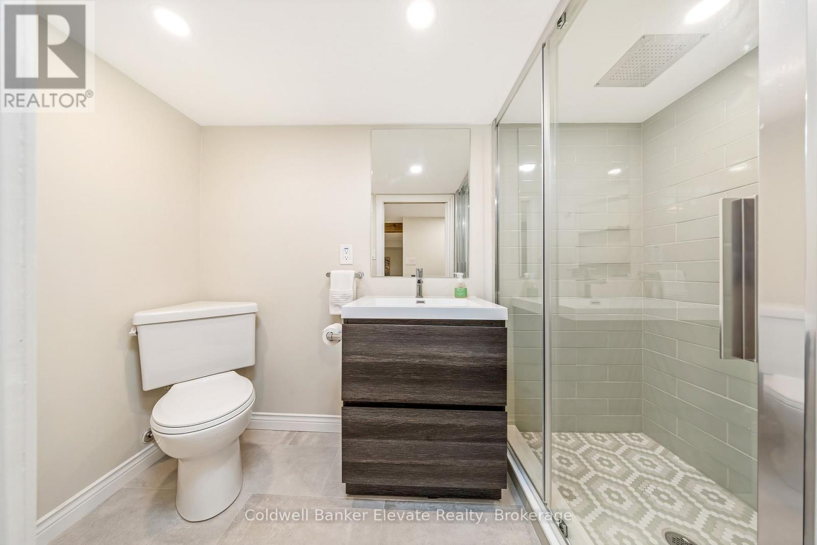 6 Queen Street, Halton Hills (Georgetown), Ontario  L7G 2E4 - Photo 30 - W13049338