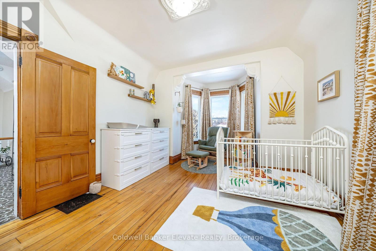 6 Queen Street, Halton Hills (Georgetown), Ontario  L7G 2E4 - Photo 37 - W13049338