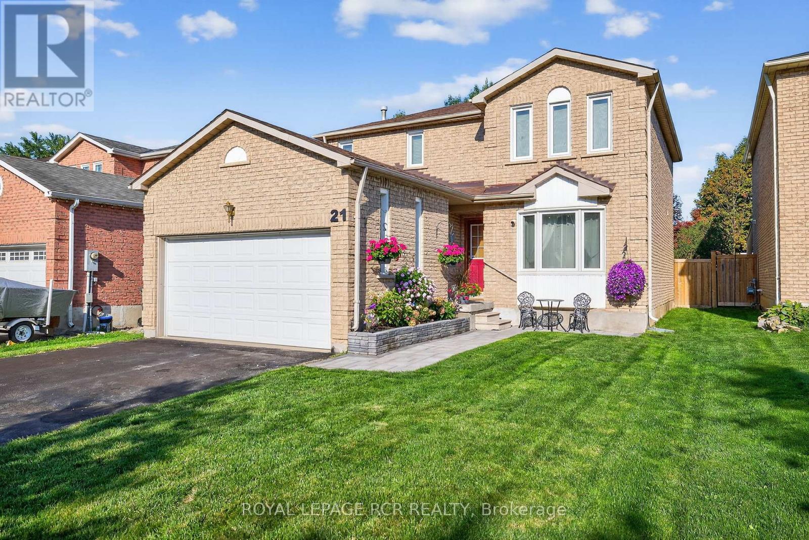 21 Webster Way, Halton Hills (Georgetown), Ontario  L7G 5J7 - Photo 1 - W13049820