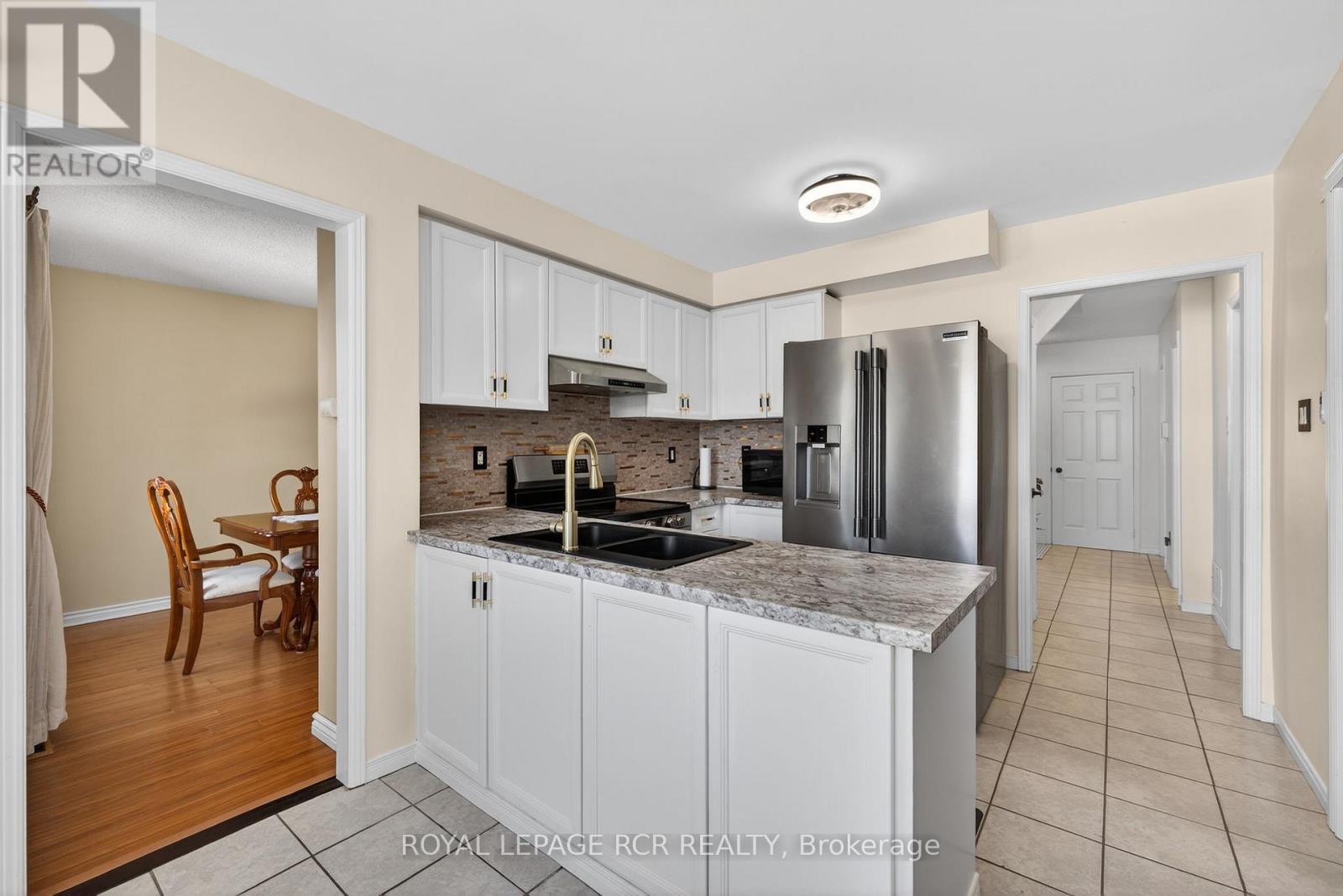 21 Webster Way, Halton Hills (Georgetown), Ontario  L7G 5J7 - Photo 8 - W13049820