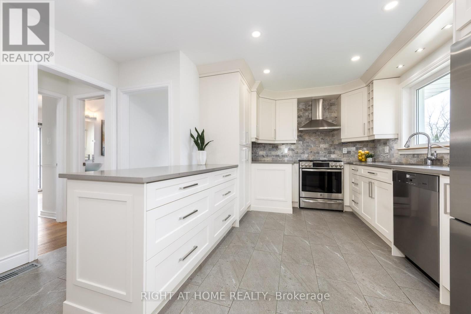 7 Lane Court, Halton Hills (Georgetown), Ontario  L7G 1S4 - Photo 16 - W13050566