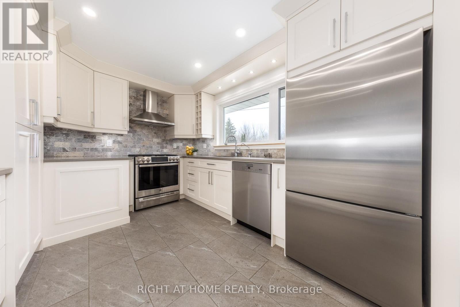 7 Lane Court, Halton Hills (Georgetown), Ontario  L7G 1S4 - Photo 17 - W13050566