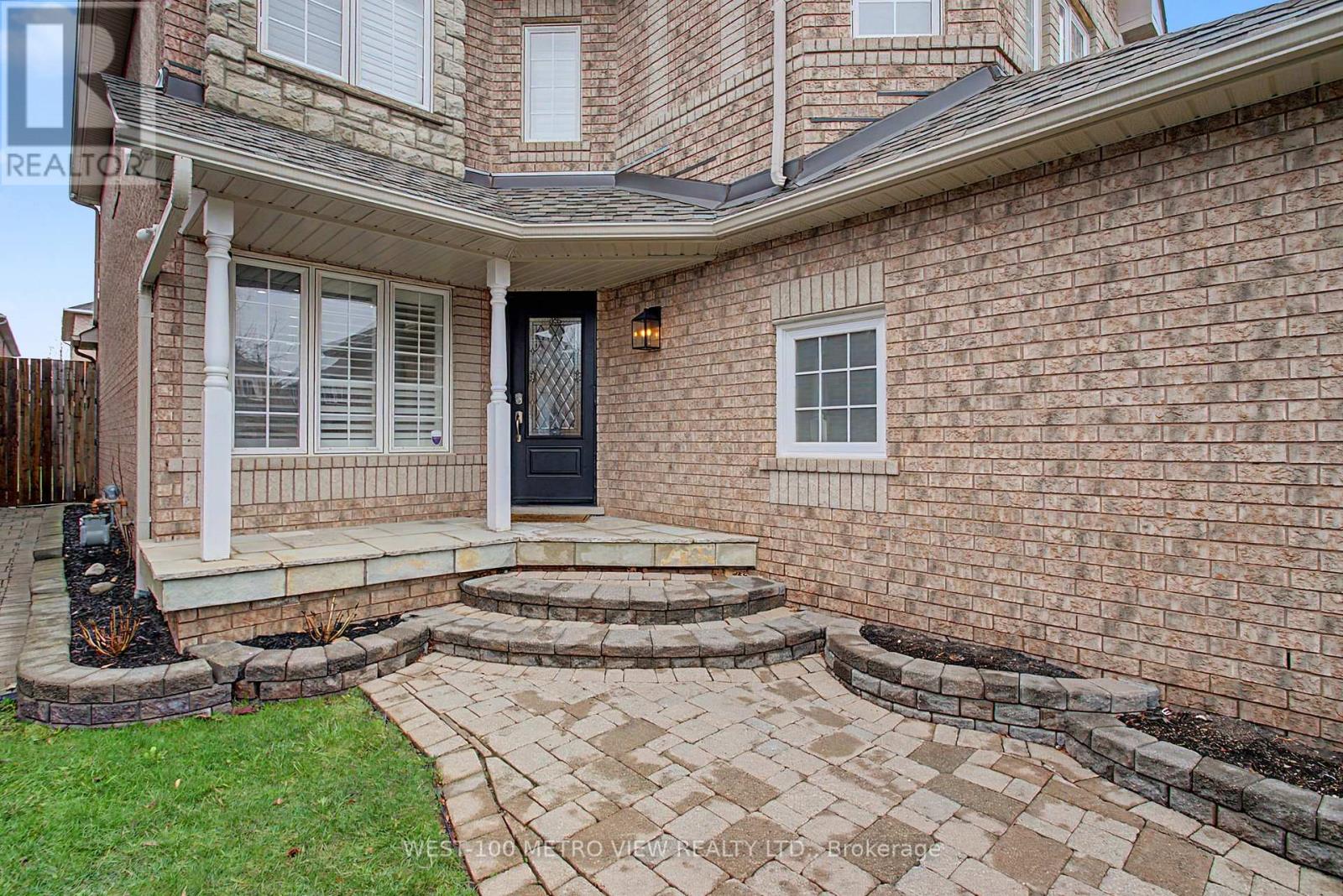 57 Forsyth Crescent, Halton Hills (Georgetown), Ontario  L7G 5L5 - Photo 2 - W13053680