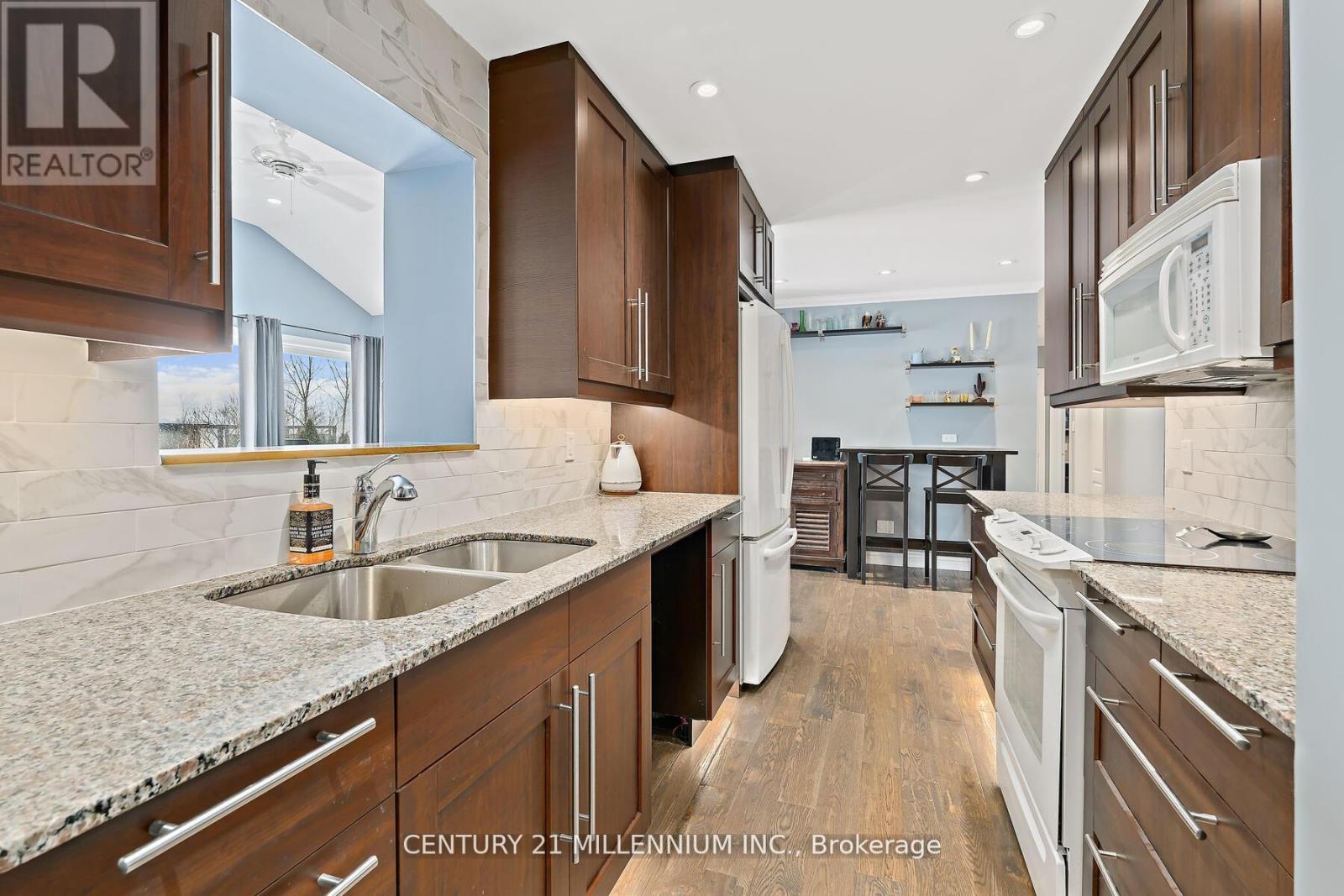 10875 Fifth Line, Halton Hills (Rural Halton Hills), Ontario  L7G 4S6 - Photo 16 - W13054772