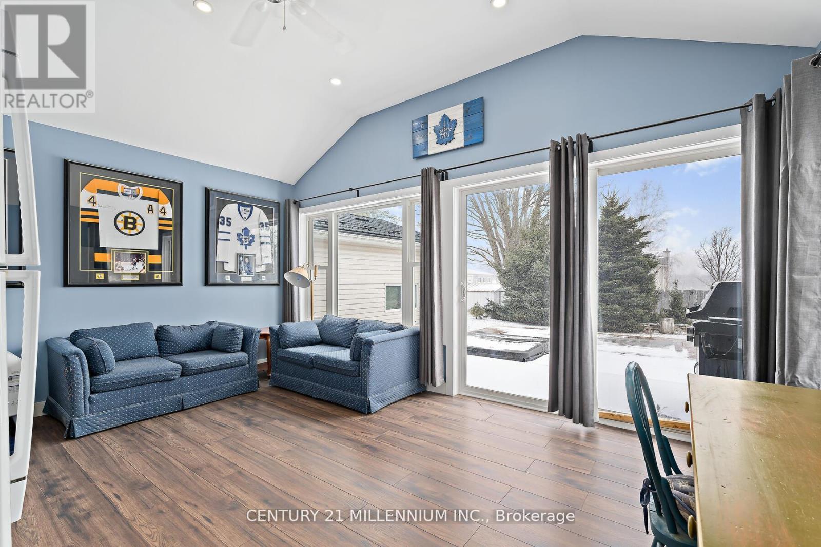 10875 Fifth Line, Halton Hills (Rural Halton Hills), Ontario  L7G 4S6 - Photo 8 - W13054772