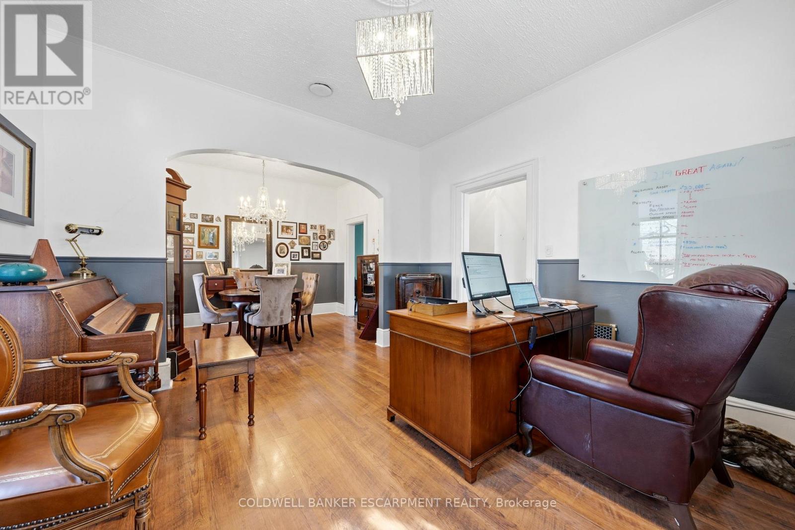 219 Arthur Street, Halton Hills (Ac Acton), Ontario  L7J 1L8 - Photo 16 - W13056154