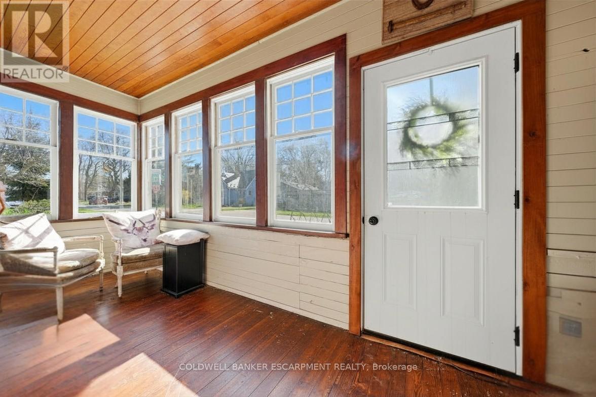 219 Arthur Street, Halton Hills (Ac Acton), Ontario  L7J 1L8 - Photo 4 - W13056154