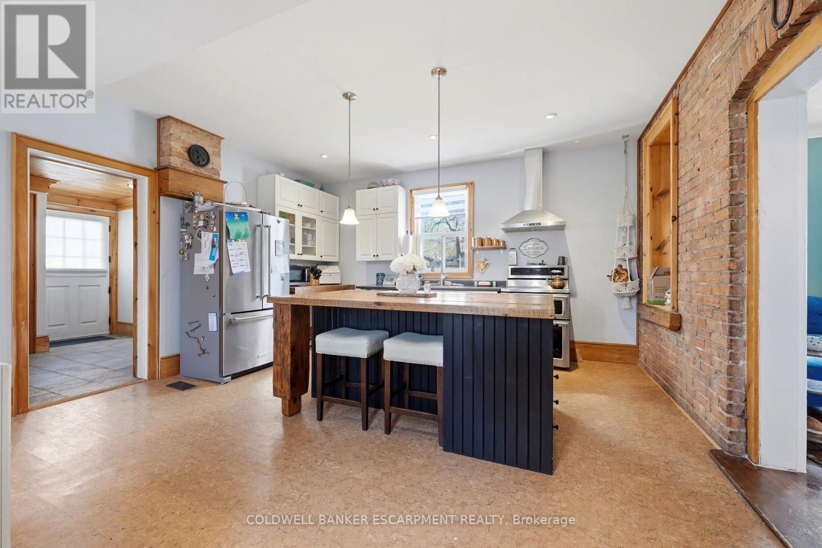 219 Arthur Street, Halton Hills (Ac Acton), Ontario  L7J 1L8 - Photo 7 - W13056154