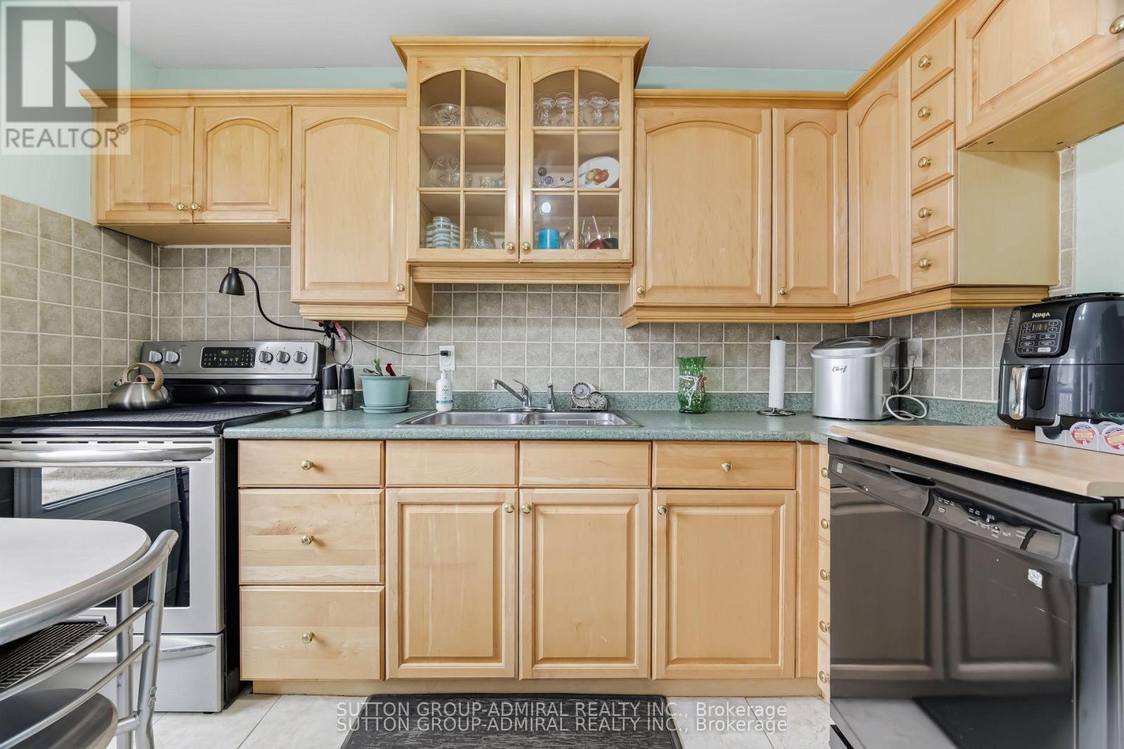 73 - 73 Kingham Road, Halton Hills (Ac Acton), Ontario  L7J 1S3 - Photo 7 - W13056196