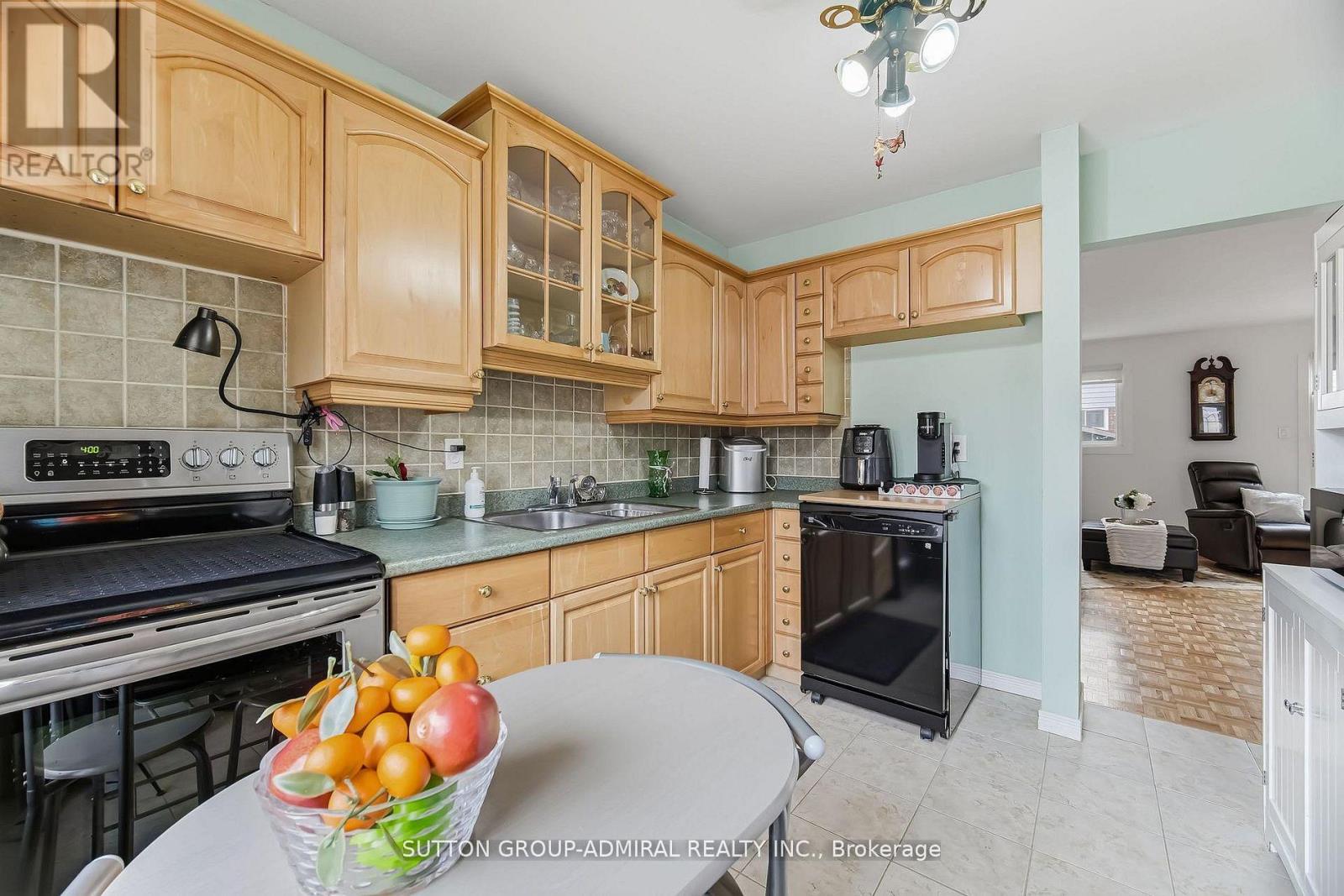73 - 73 Kingham Road, Halton Hills (Ac Acton), Ontario  L7J 1S3 - Photo 8 - W13056196