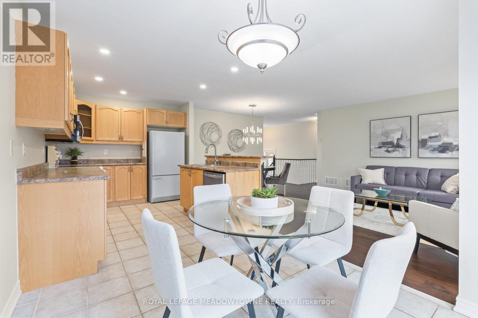 8 Bonnette Street, Halton Hills (Ac Acton), Ontario  L7J 2Z9 - Photo 10 - W13061466