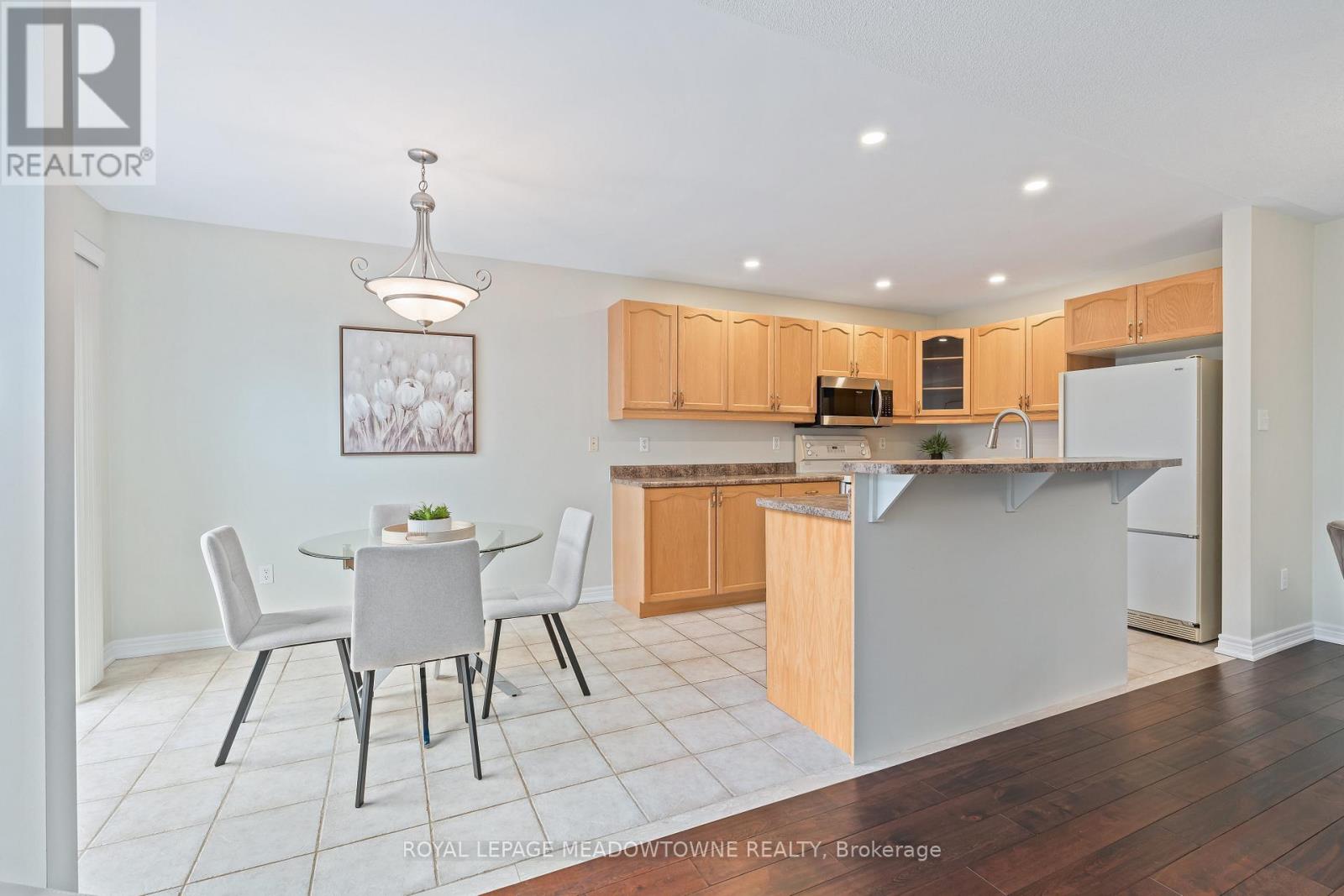 8 Bonnette Street, Halton Hills (Ac Acton), Ontario  L7J 2Z9 - Photo 12 - W13061466