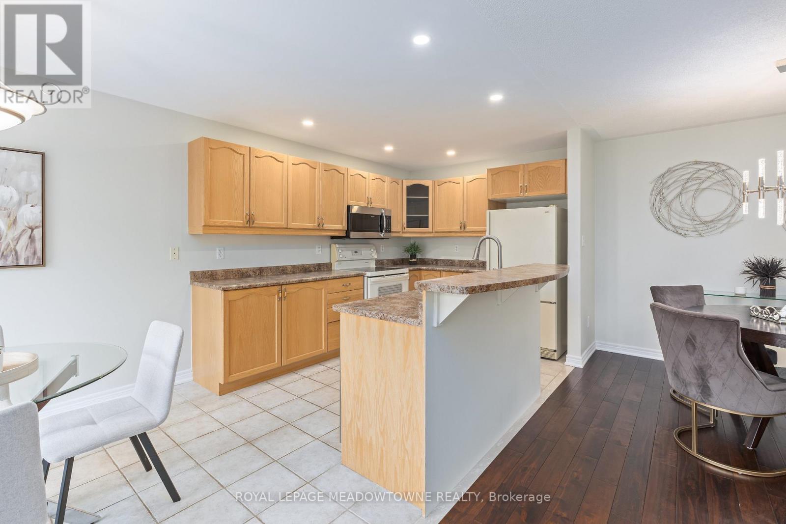 8 Bonnette Street, Halton Hills (Ac Acton), Ontario  L7J 2Z9 - Photo 14 - W13061466