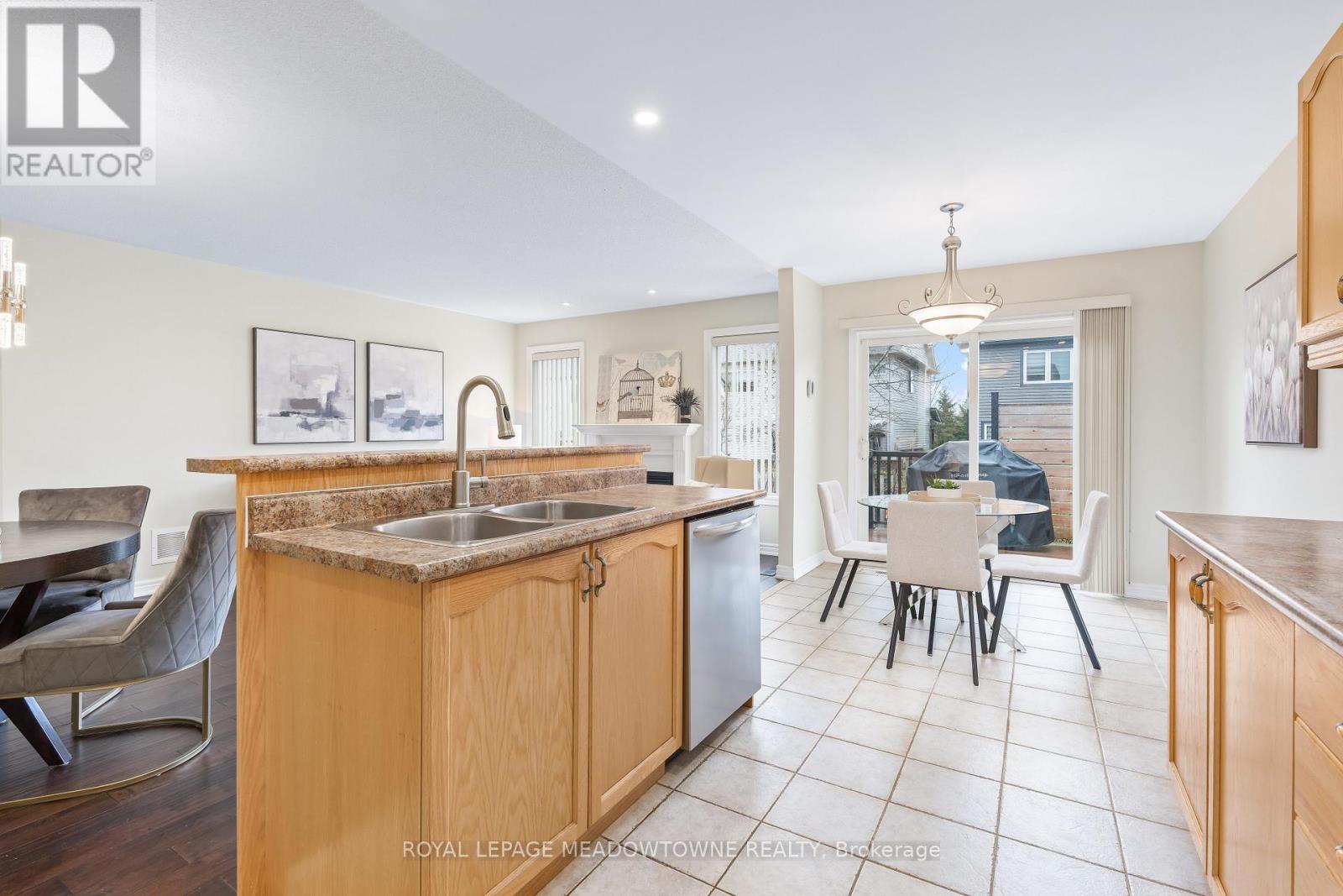 8 Bonnette Street, Halton Hills (Ac Acton), Ontario  L7J 2Z9 - Photo 18 - W13061466