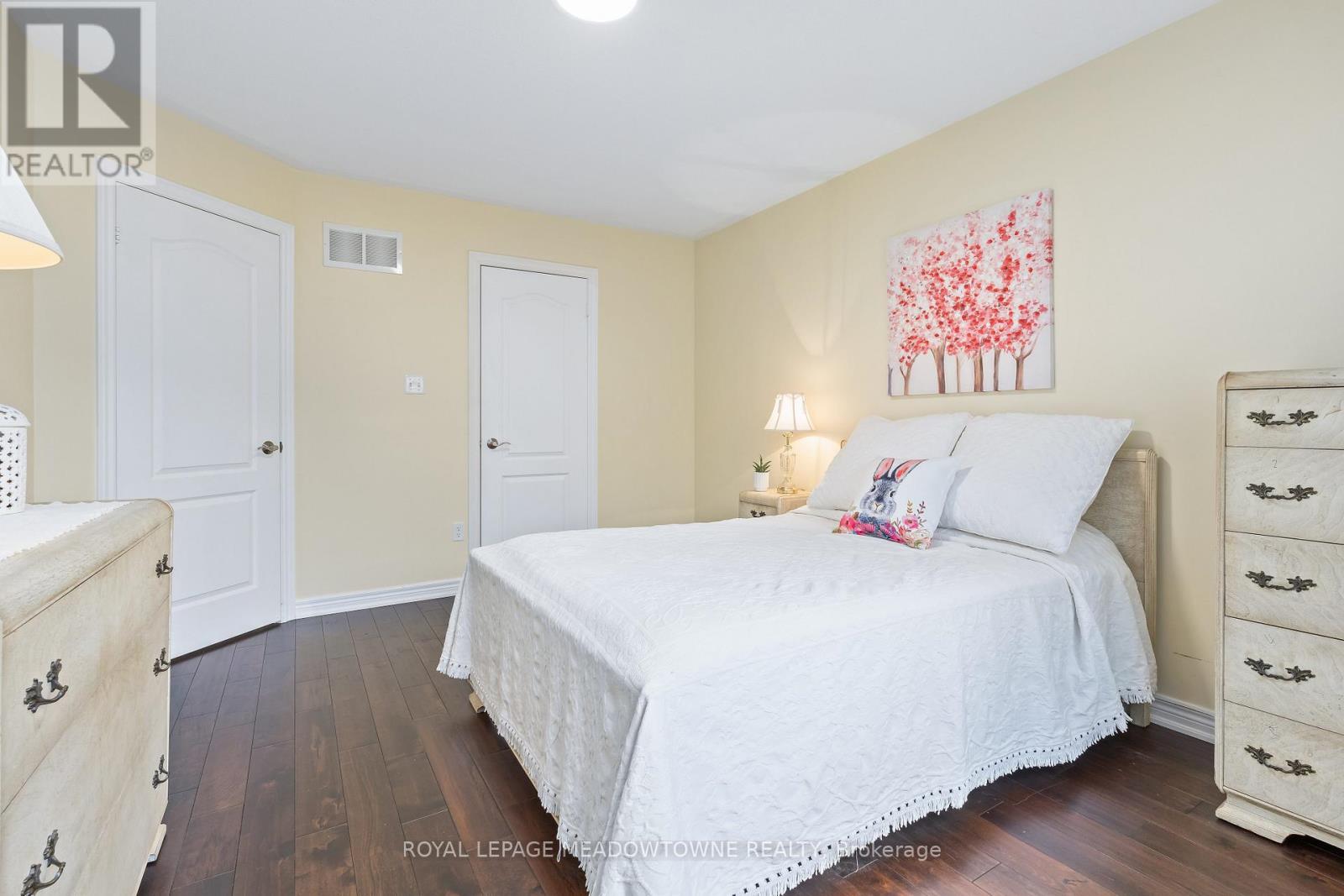 8 Bonnette Street, Halton Hills (Ac Acton), Ontario  L7J 2Z9 - Photo 24 - W13061466