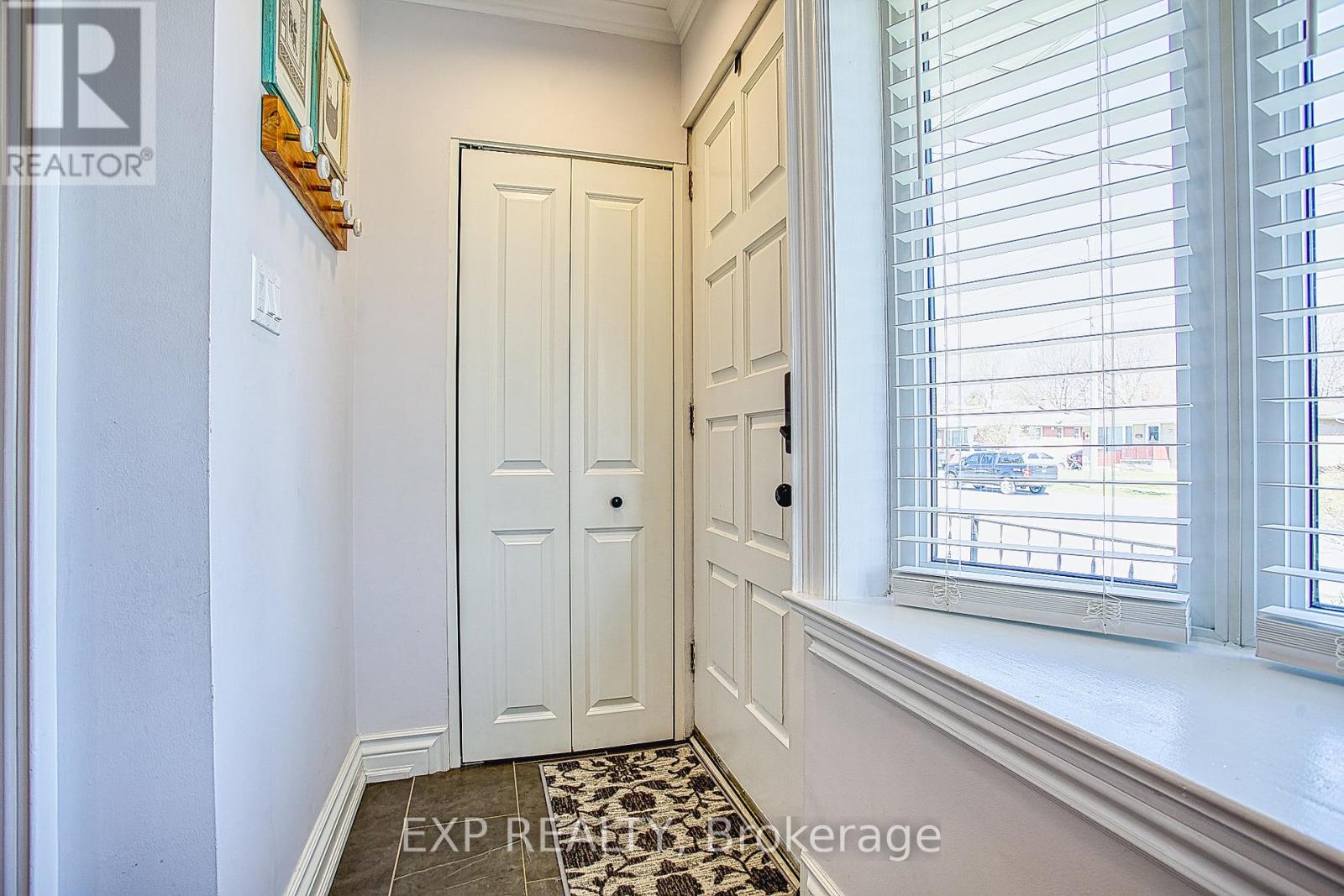 90 Prince Charles Drive, Halton Hills (Georgetown), Ontario  L7G 3V4 - Photo 5 - W13061902