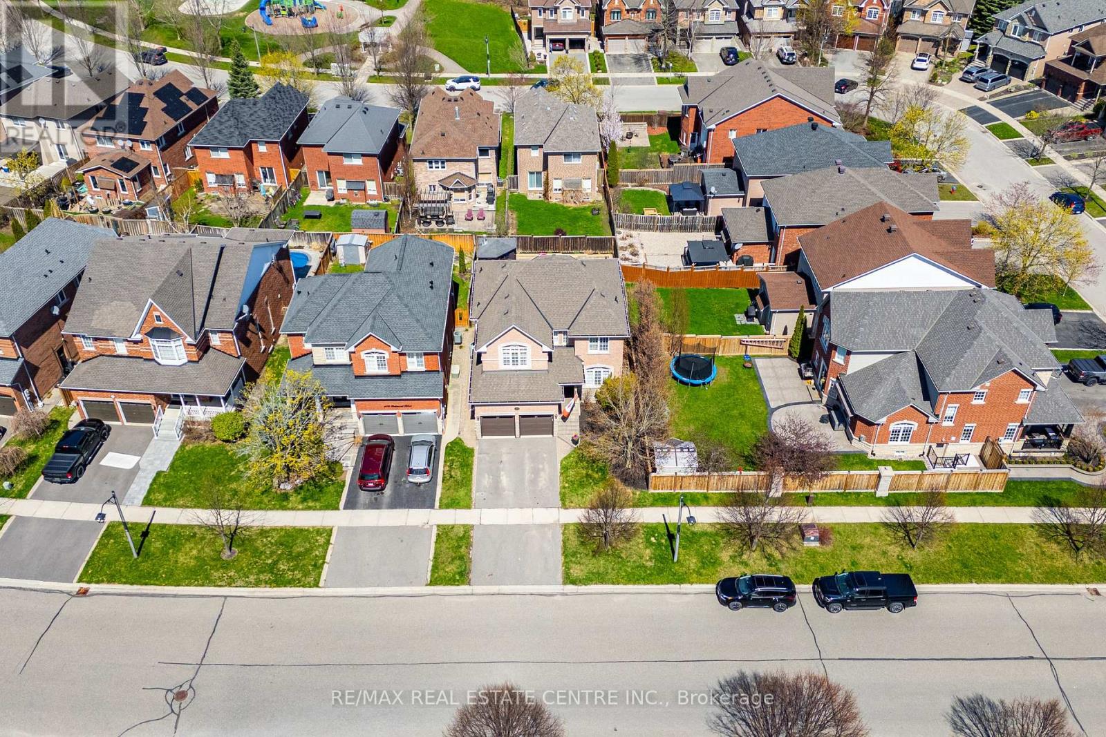 106 Belmont Boulevard, Halton Hills (Georgetown), Ontario  L7G 6E3 - Photo 3 - W13067626