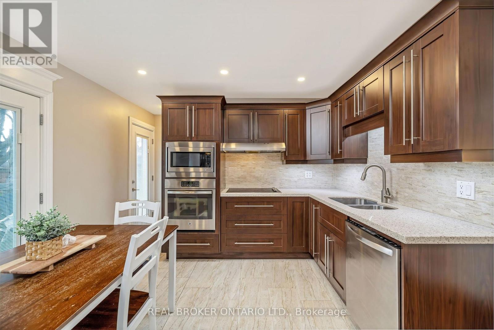 3 Allen Road, Halton Hills (Georgetown), Ontario  L7G 1M7 - Photo 12 - W13068054