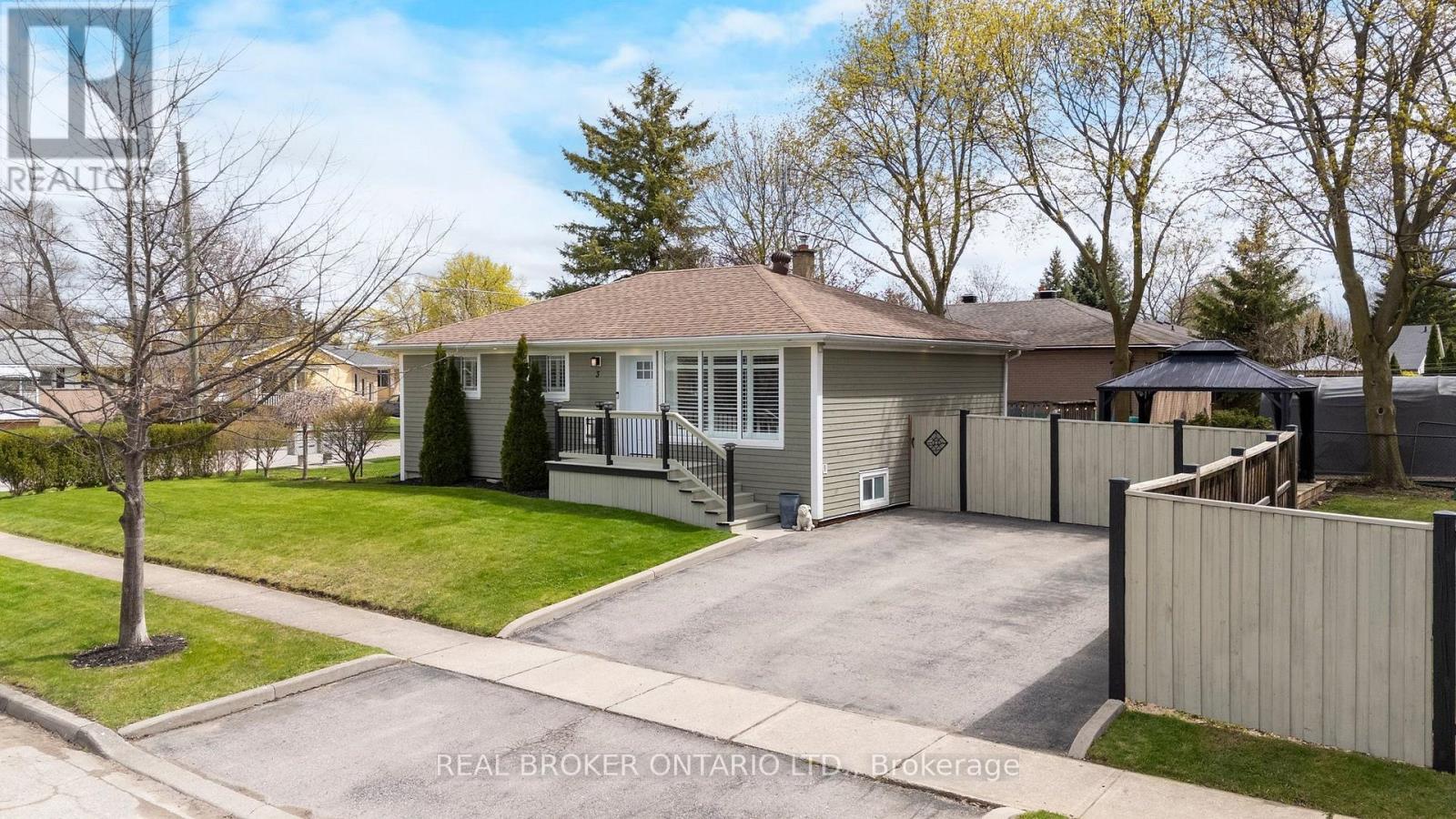 3 Allen Road, Halton Hills (Georgetown), Ontario  L7G 1M7 - Photo 2 - W13068054