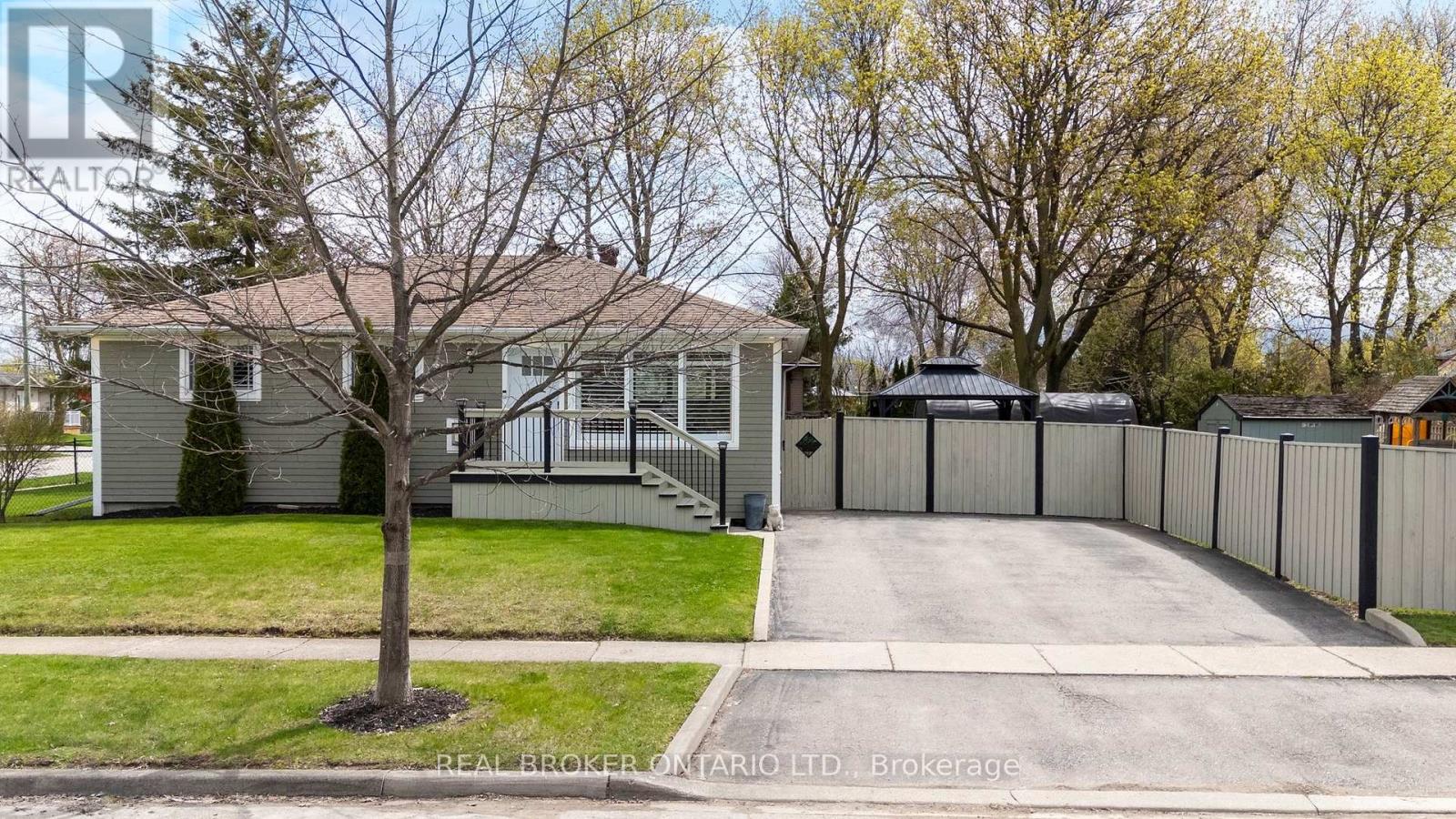 3 Allen Road, Halton Hills (Georgetown), Ontario  L7G 1M7 - Photo 3 - W13068054