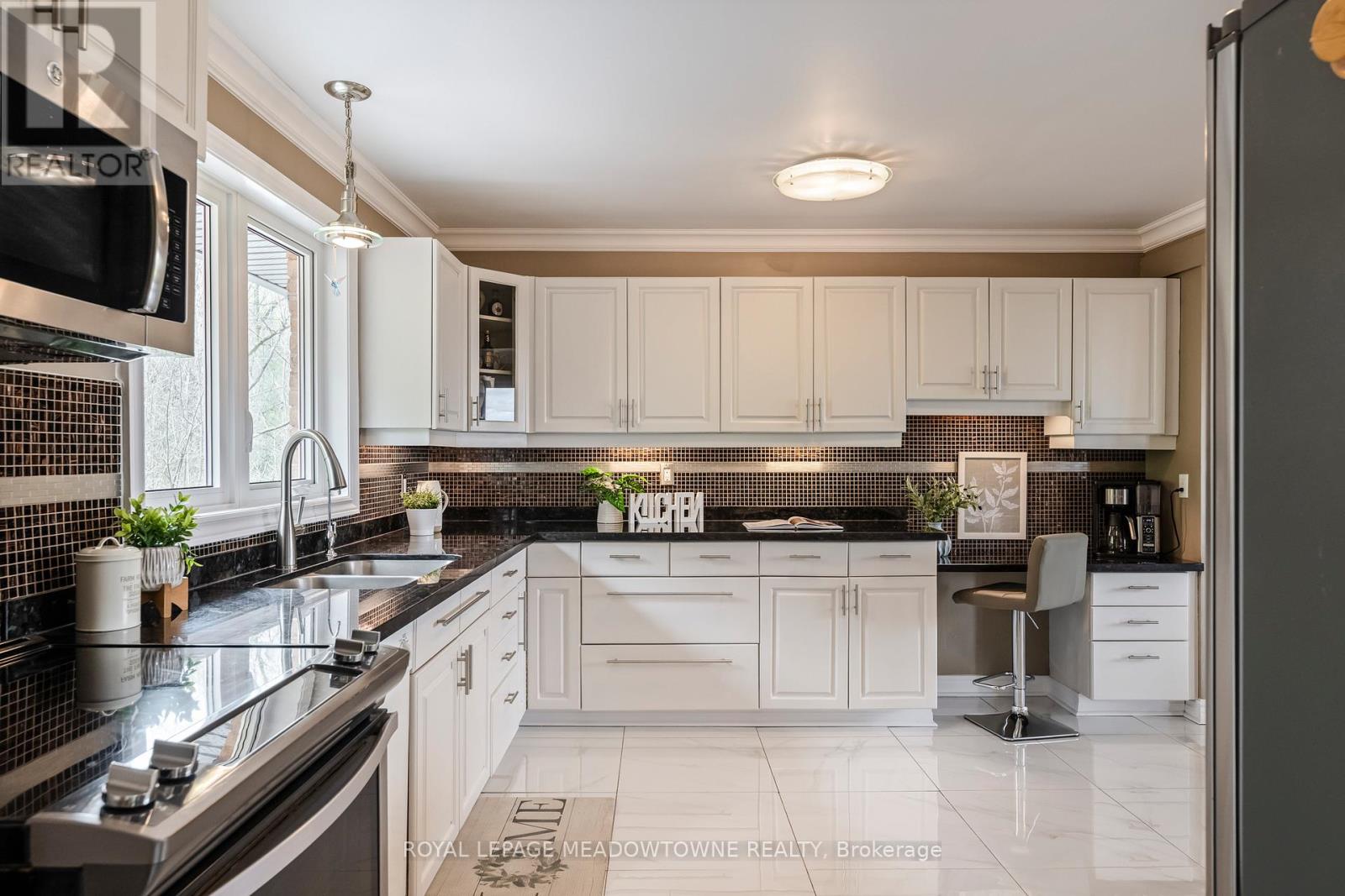 15585 Clayhill Road, Halton Hills (Rural Halton Hills), Ontario  L7G 4S8 - Photo 16 - W13074242