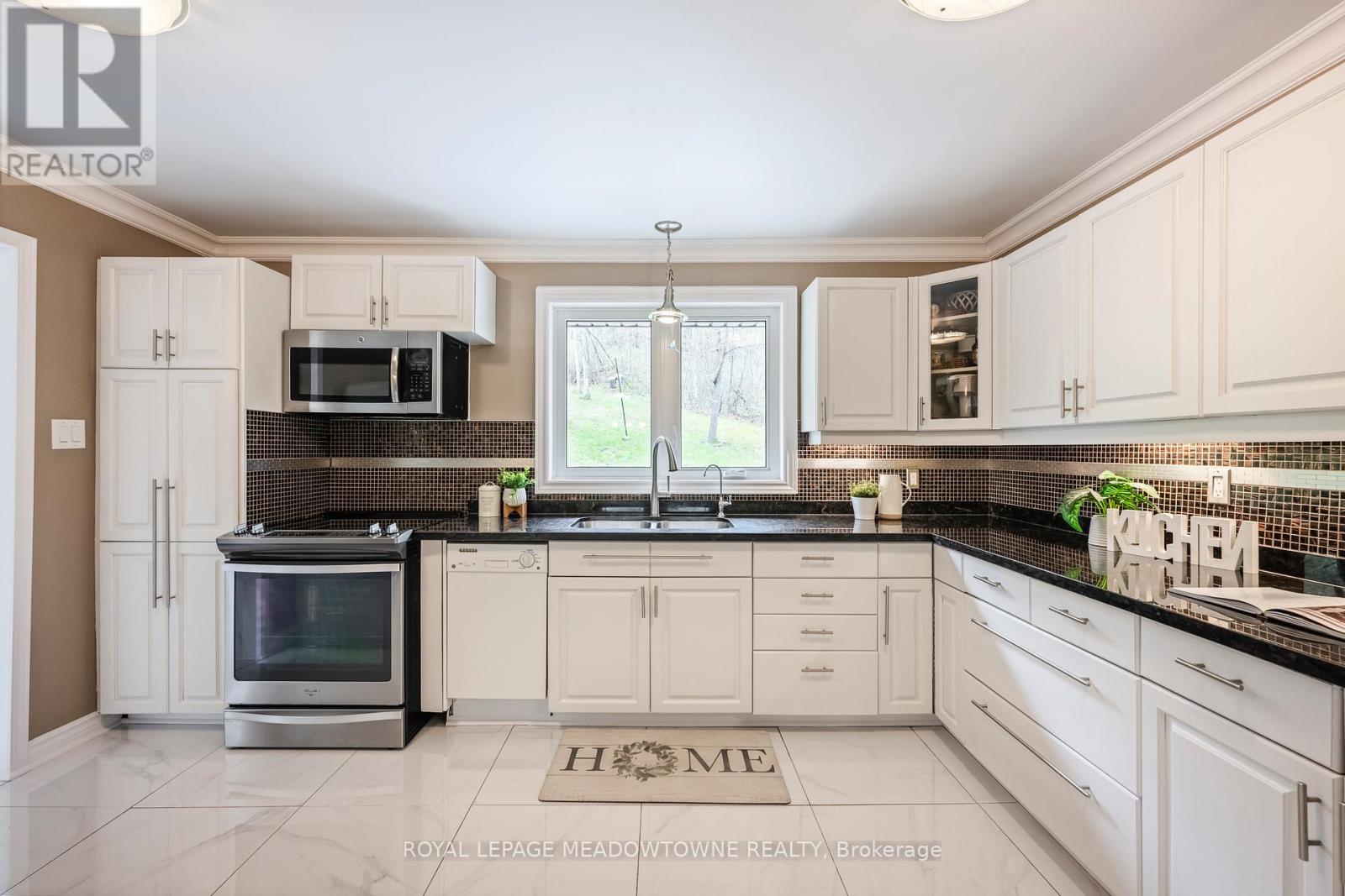15585 Clayhill Road, Halton Hills (Rural Halton Hills), Ontario  L7G 4S8 - Photo 17 - W13074242