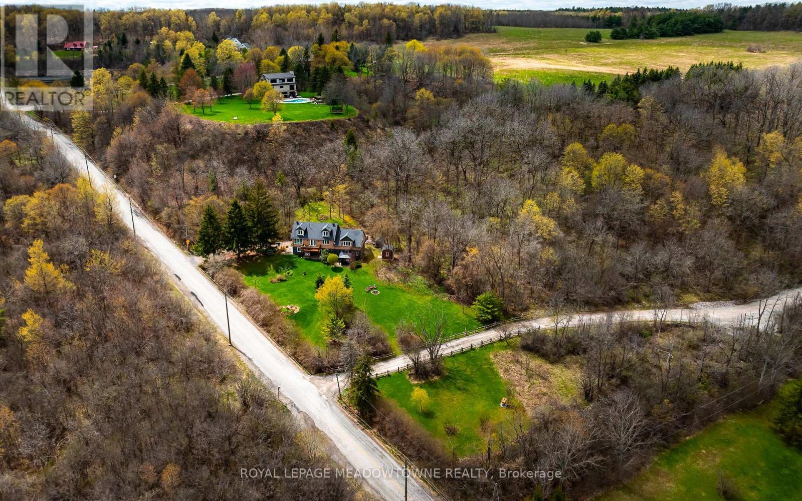 15585 Clayhill Road, Halton Hills (Rural Halton Hills), Ontario  L7G 4S8 - Photo 2 - W13074242