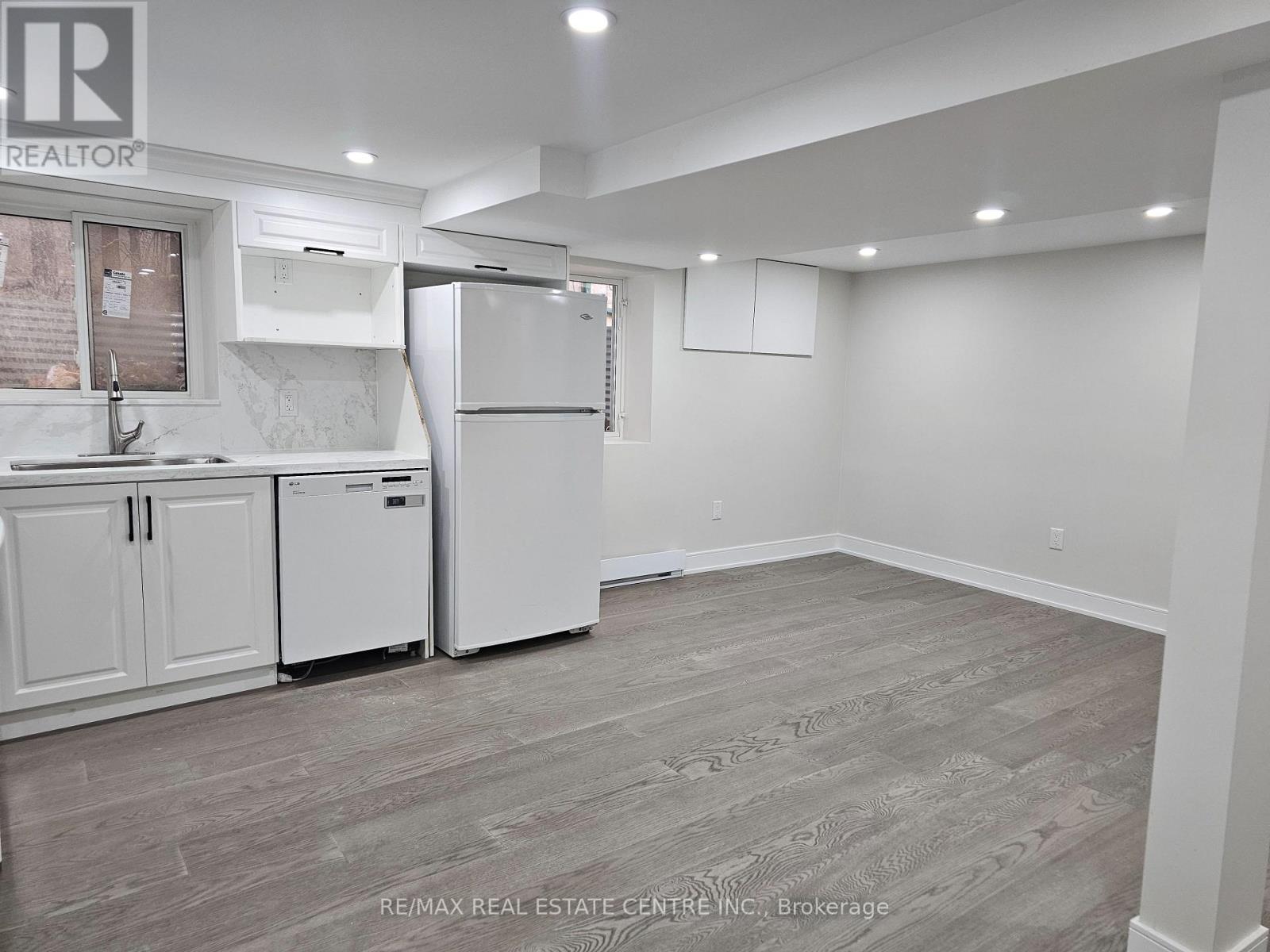 Lower - 145 Mountainview Road S, Halton Hills (Georgetown), Ontario  L7G 4K4 - Photo 5 - W13074728
