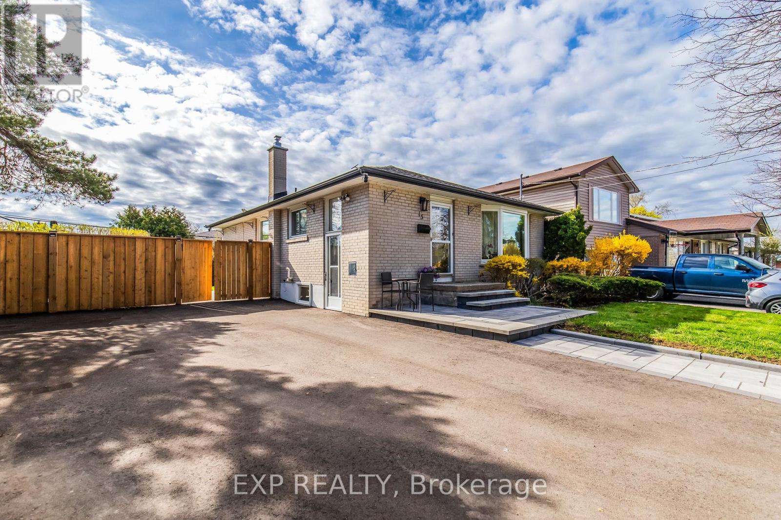 15 Rexway Drive, Halton Hills (Georgetown), Ontario  L7G 1P7 - Photo 3 - W13077936