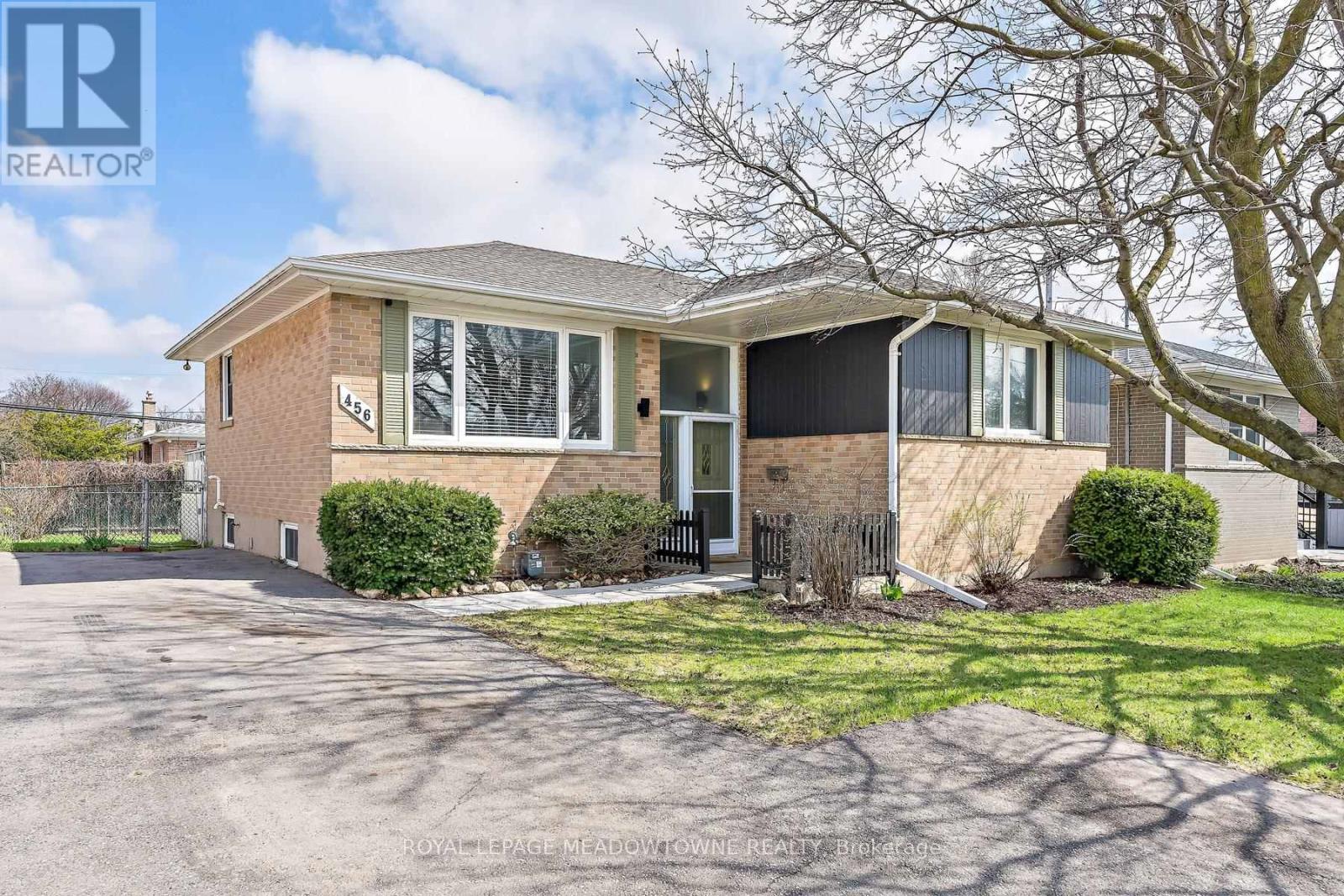 456 Delrex Boulevard, Halton Hills (Georgetown), Ontario  L7G 4J2 - Photo 1 - W13078574