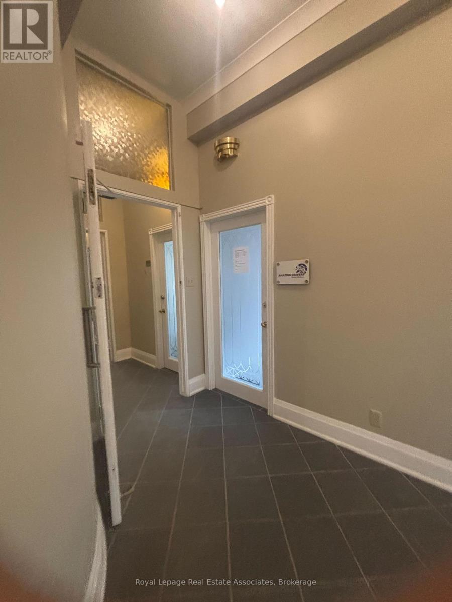 203 - 112 Main Street S, Halton Hills (Georgetown), Ontario  L7G 3E4 - Photo 5 - W13080288