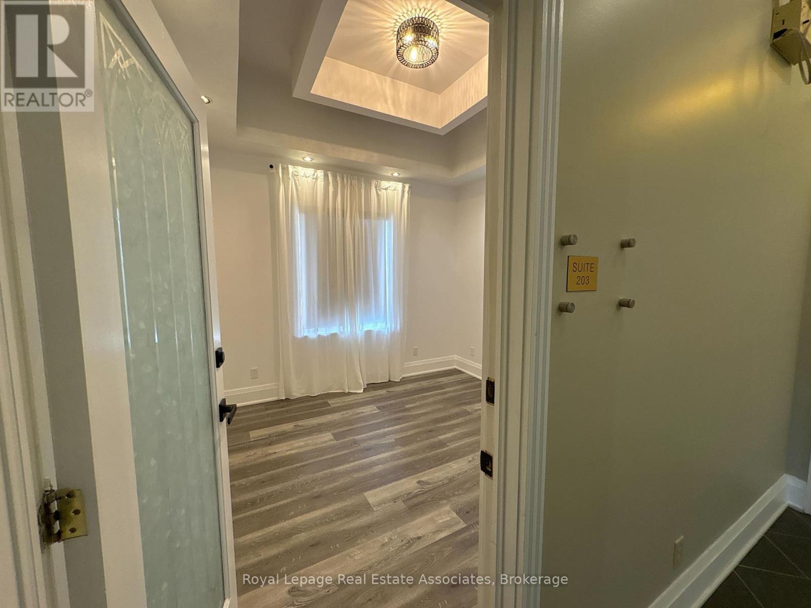 203 - 112 Main Street S, Halton Hills (Georgetown), Ontario  L7G 3E4 - Photo 8 - W13080288